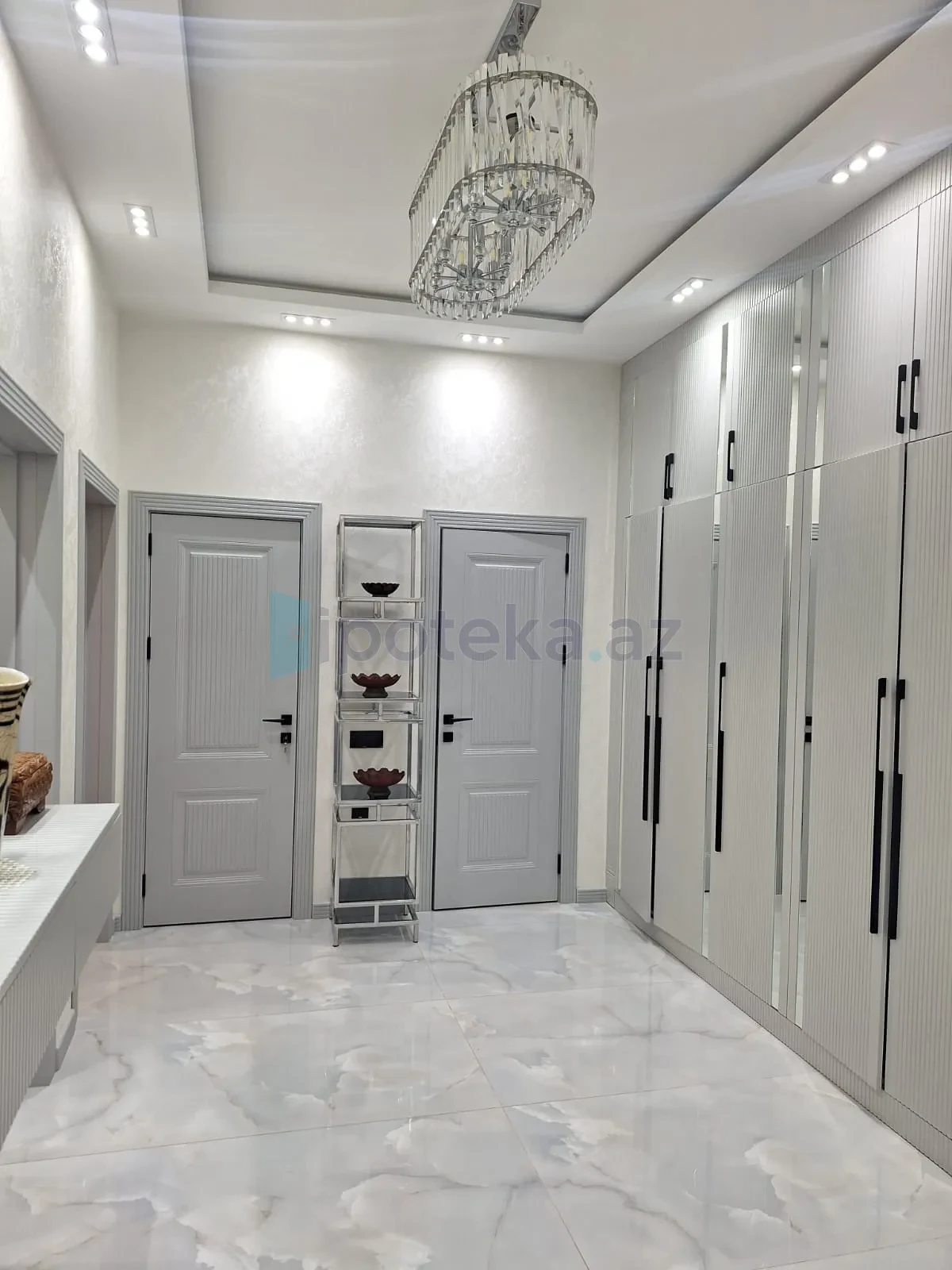 Satılır 3 otaqlı yeni tikili 107 m²