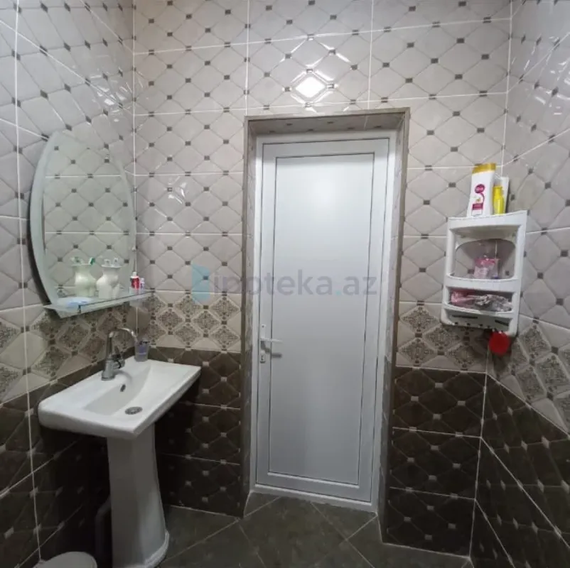 Satılır 6 otaqlı həyət evi 220 m²