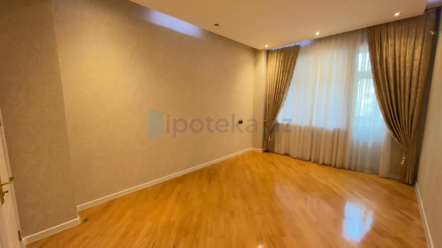 Satılır 13 otaqlı yeni tikili 135 m²