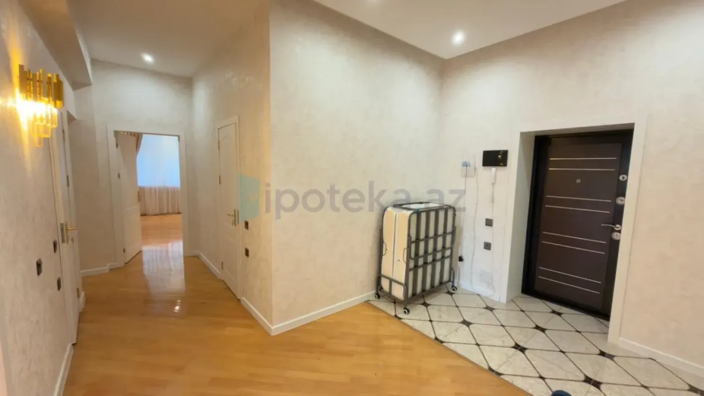 Satılır 13 otaqlı yeni tikili 135 m²