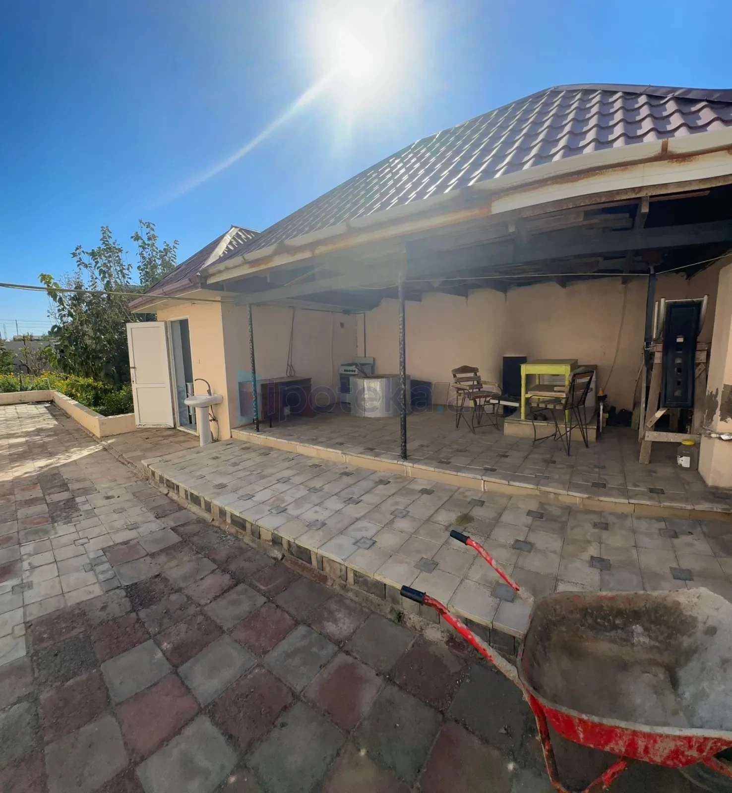 Satılır 9 otaqlı həyət evi 250 m²