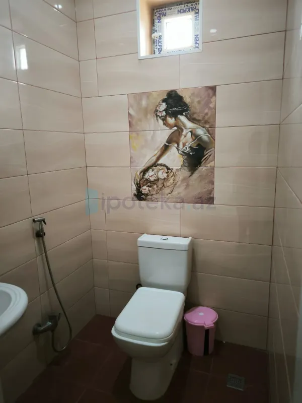 Satılır 5 otaqlı həyət evi 200 m²