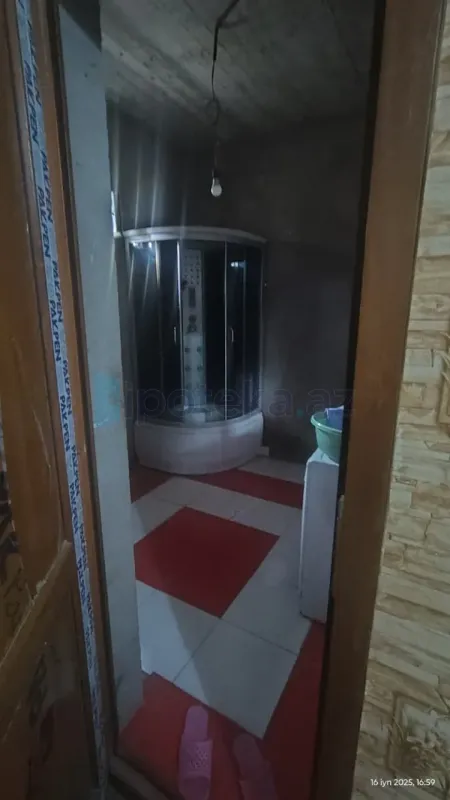 Satılır 5 otaqlı həyət evi 200 m²