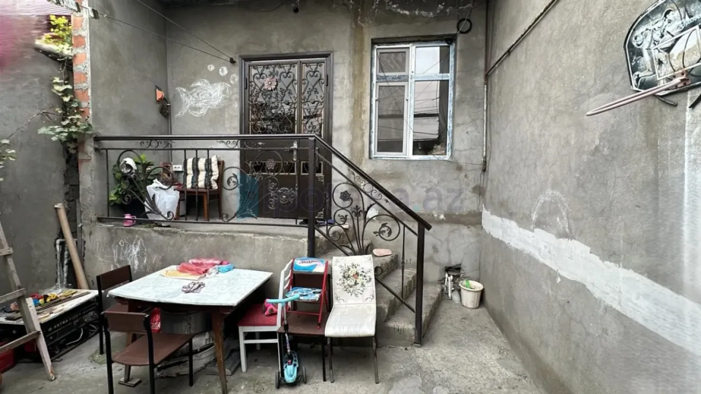 Satılır 5 otaqlı həyət evi 200 m²