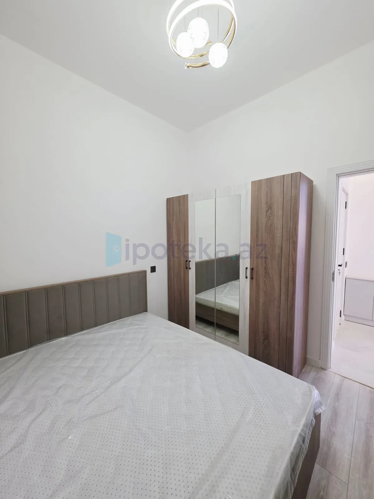 Satılır 4 otaqlı mənzil 100 m²