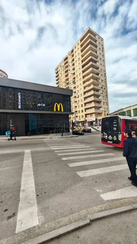 Satılır 2 otaqlı yeni tikili 74 m²