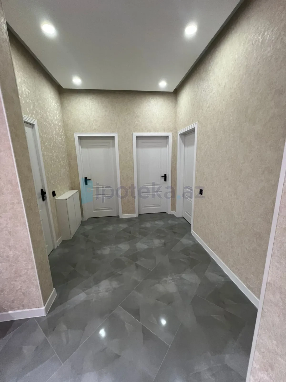 Satılır 4 otaqlı mənzil 100 m²