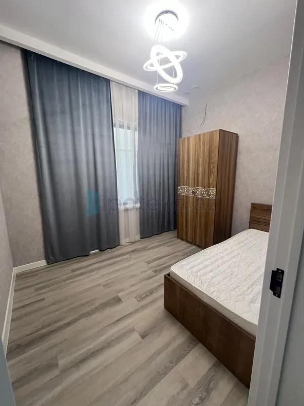Satılır 4 otaqlı mənzil 100 m²