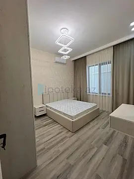 Satılır 4 otaqlı mənzil 100 m²