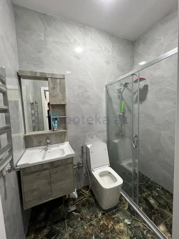 Satılır 4 otaqlı mənzil 100 m²