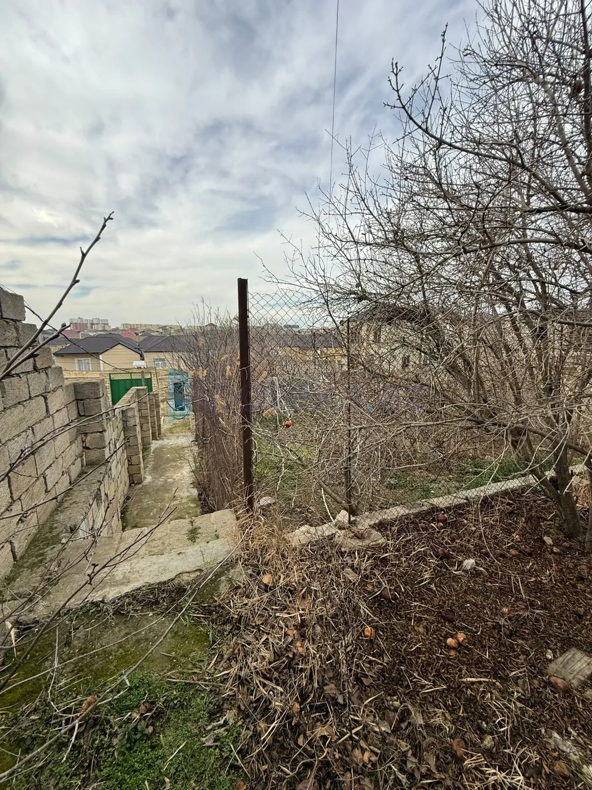 Satılır 5 otaqlı həyət evi 200 m²