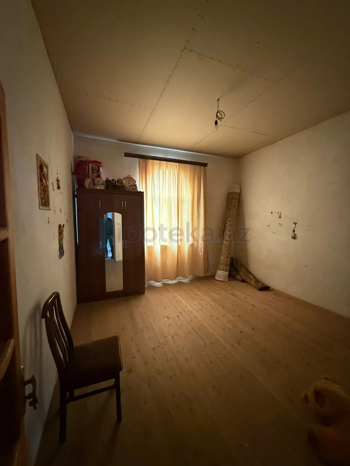 Satılır 5 otaqlı həyət evi 200 m²