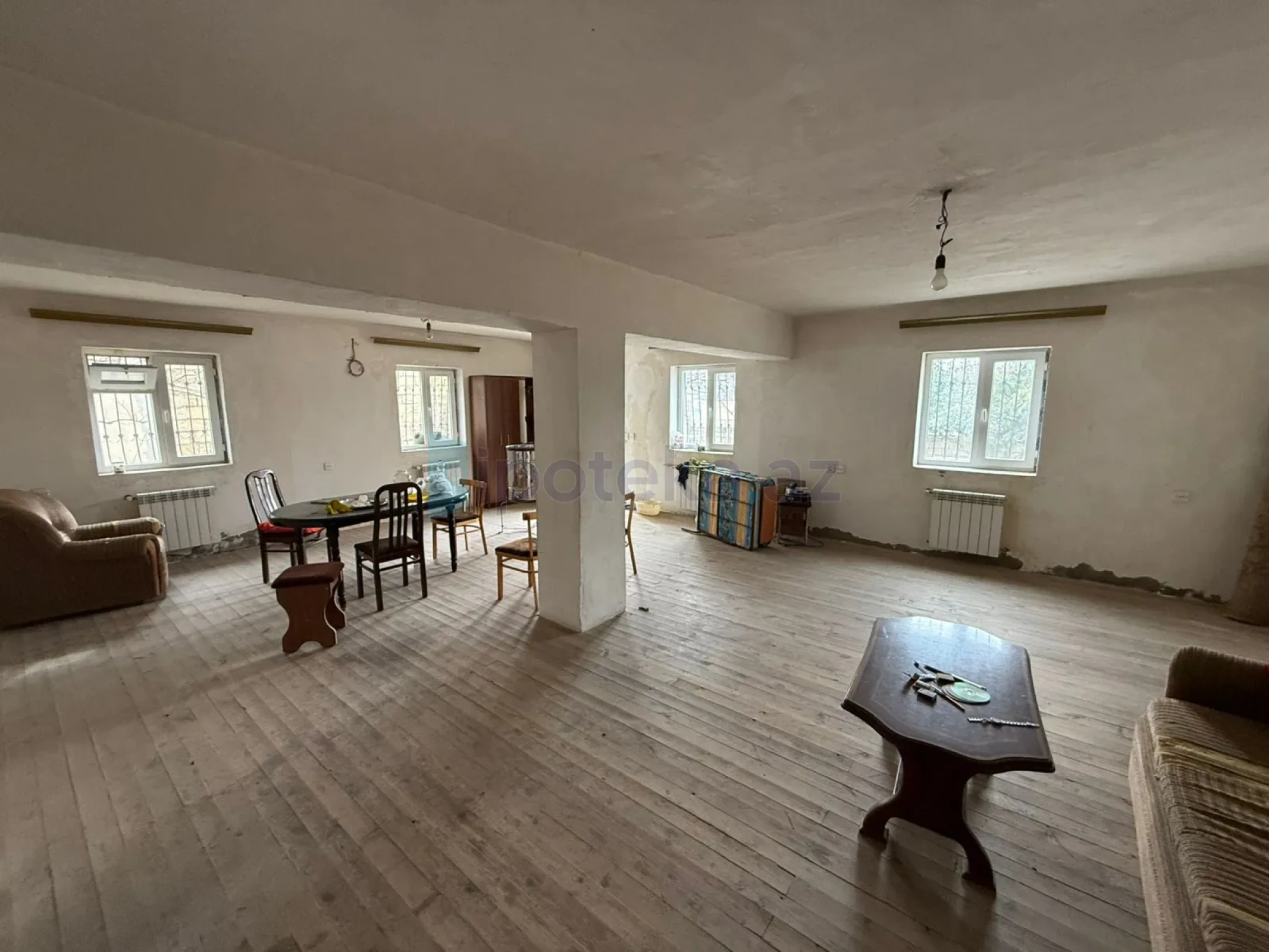 Satılır 5 otaqlı həyət evi 200 m²