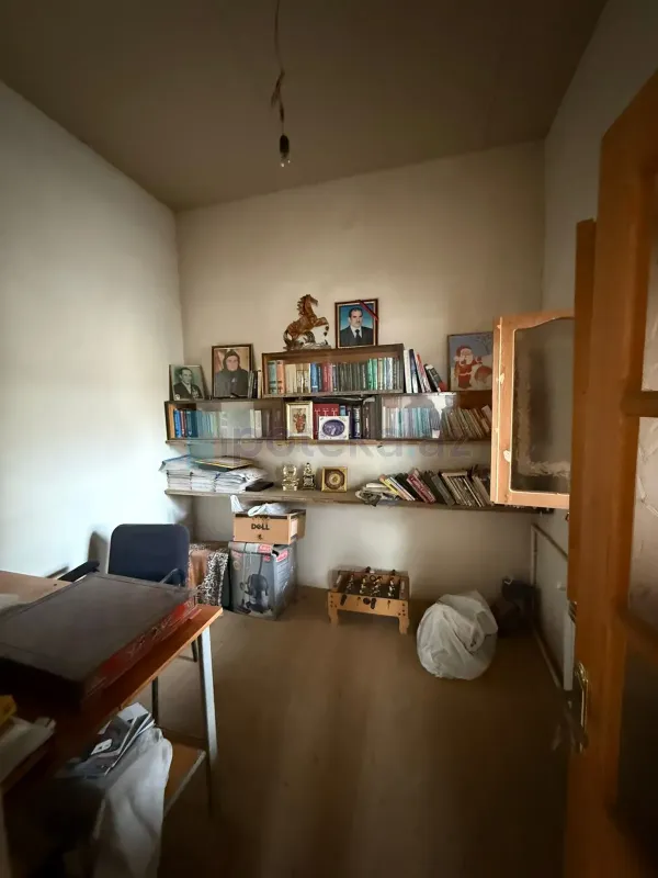 Satılır 5 otaqlı həyət evi 200 m²