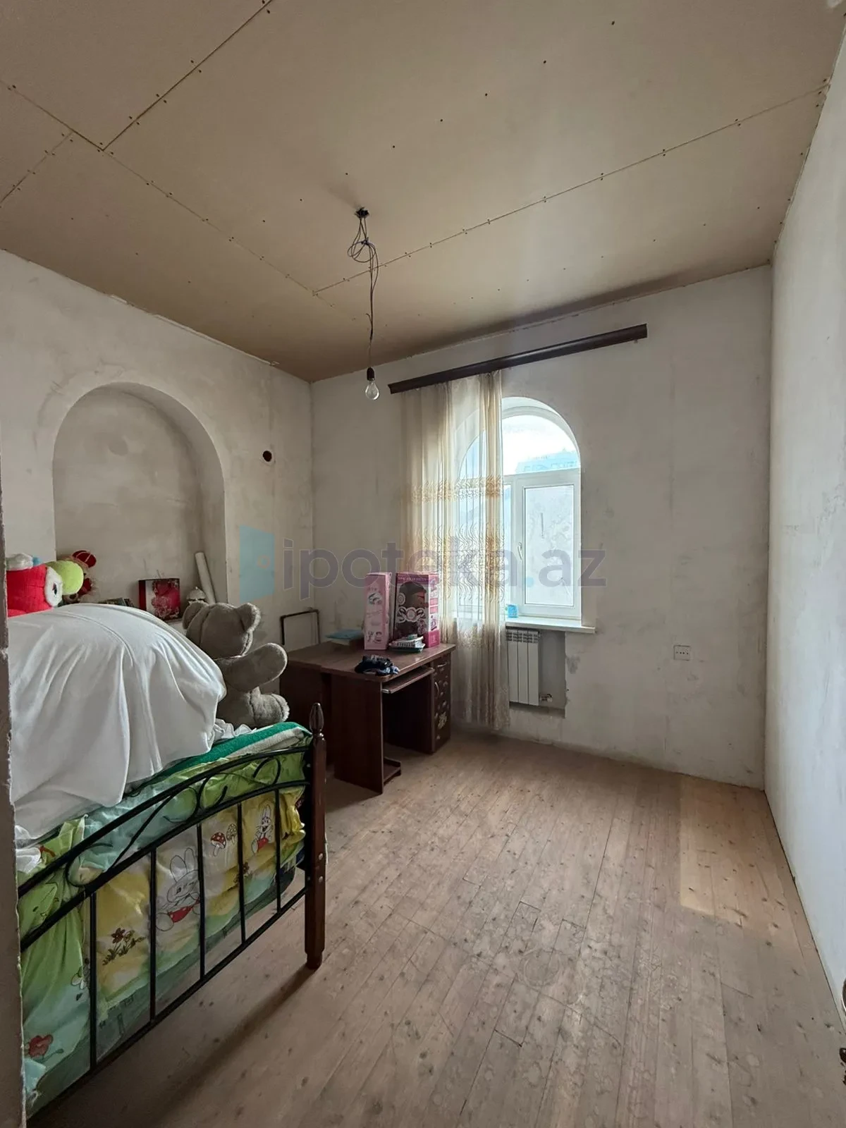 Satılır 5 otaqlı həyət evi 200 m²