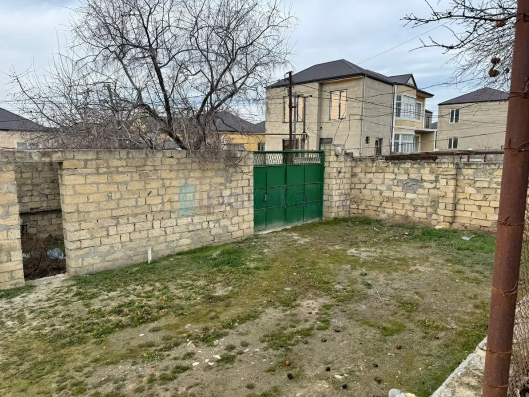 Satılır 5 otaqlı həyət evi 200 m²