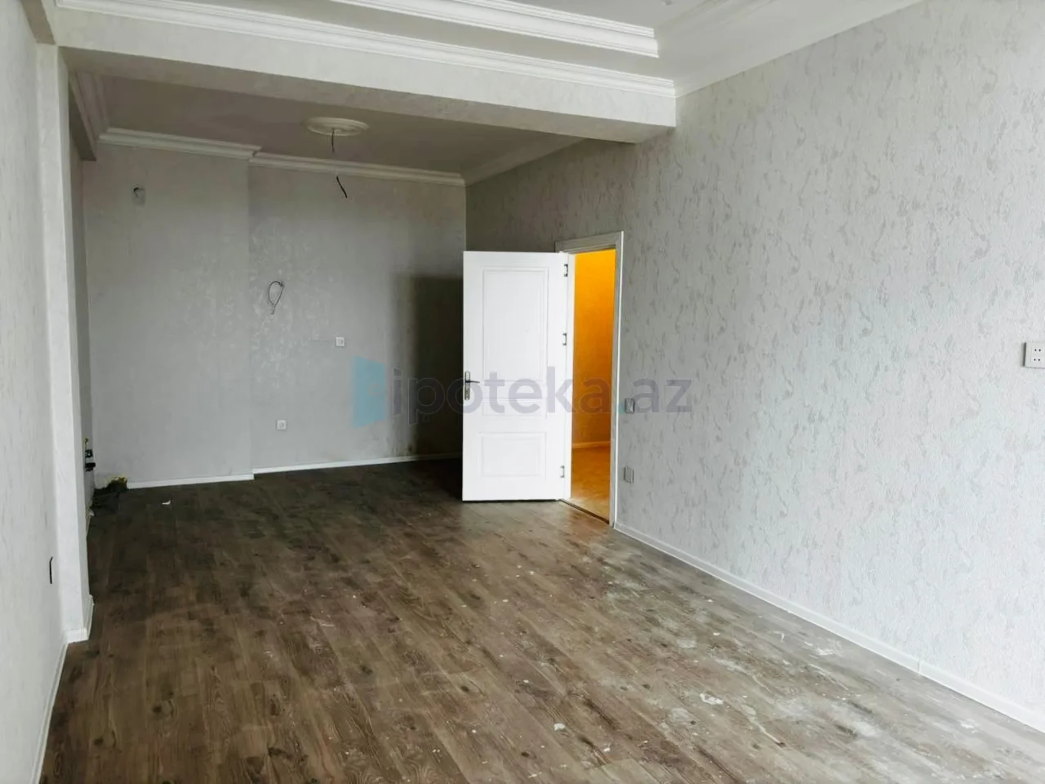 Satılır 2 otaqlı yeni tikili 76 m²