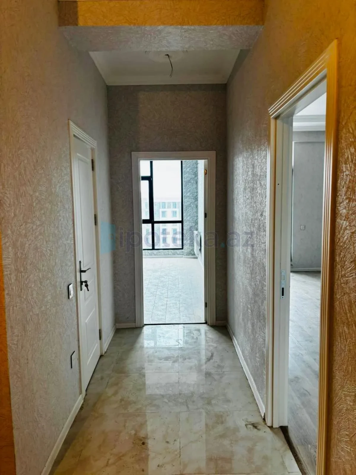 Satılır 2 otaqlı yeni tikili 76 m²