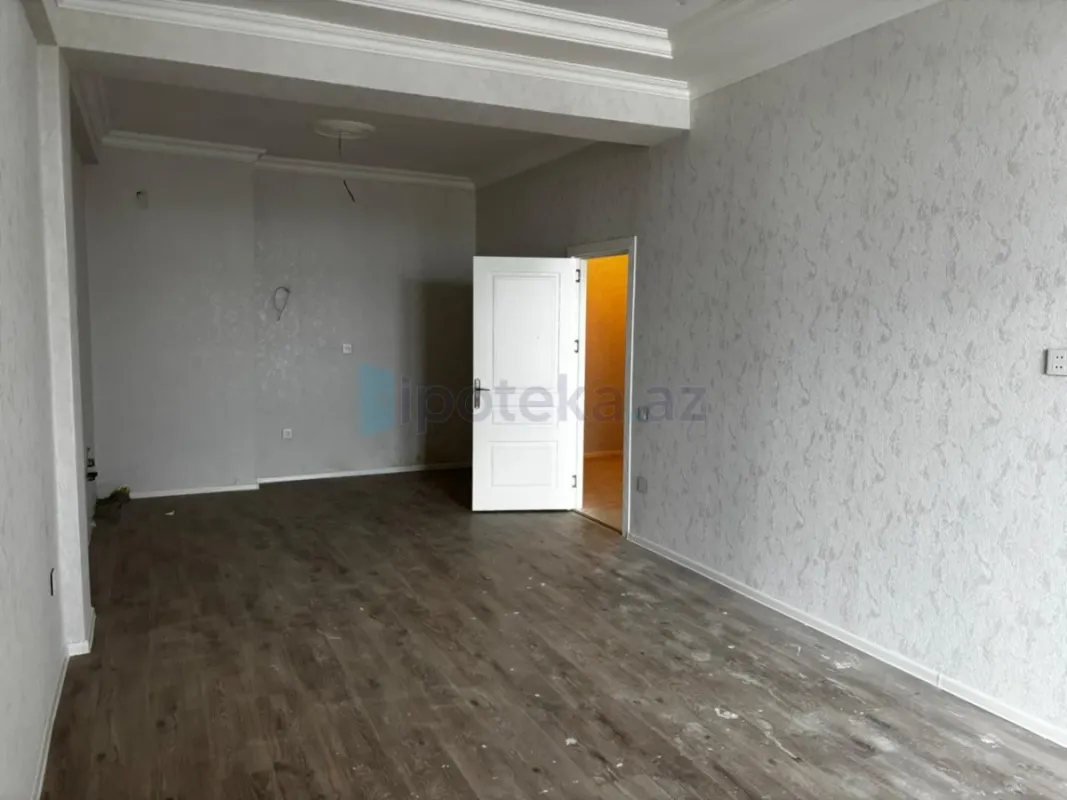 Satılır 2 otaqlı yeni tikili 76 m²