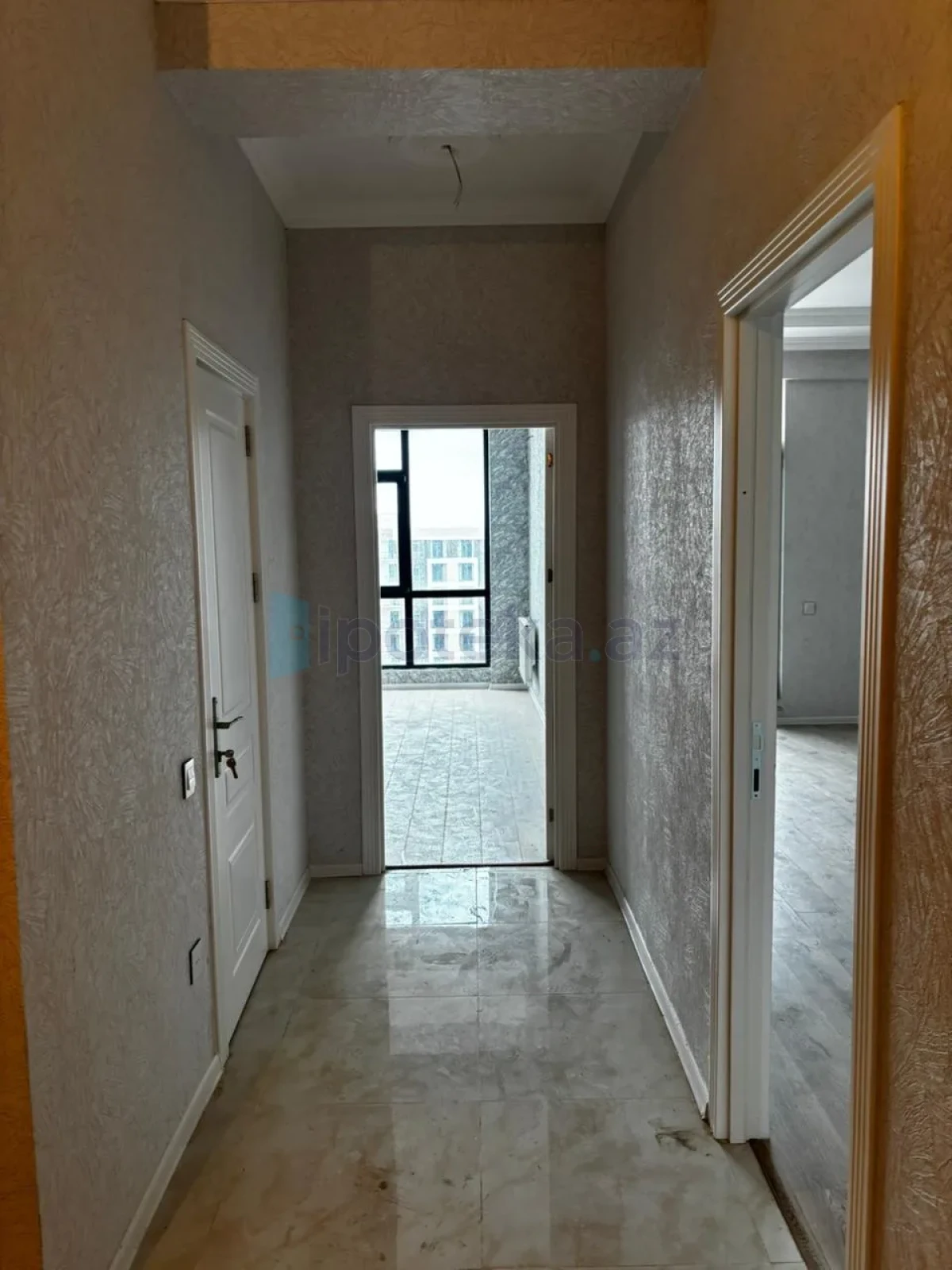 Satılır 2 otaqlı yeni tikili 76 m²