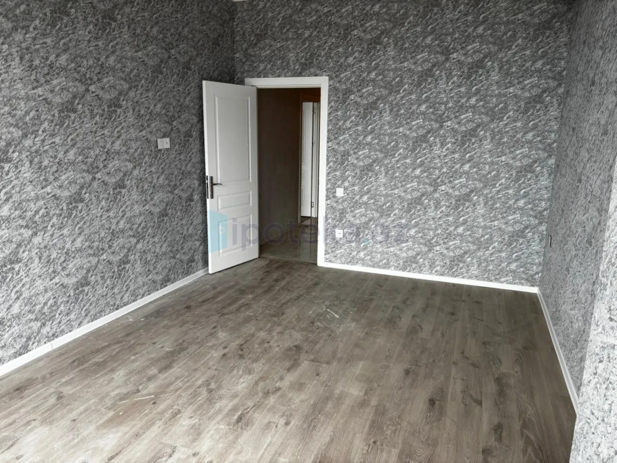 Satılır 2 otaqlı yeni tikili 76 m²