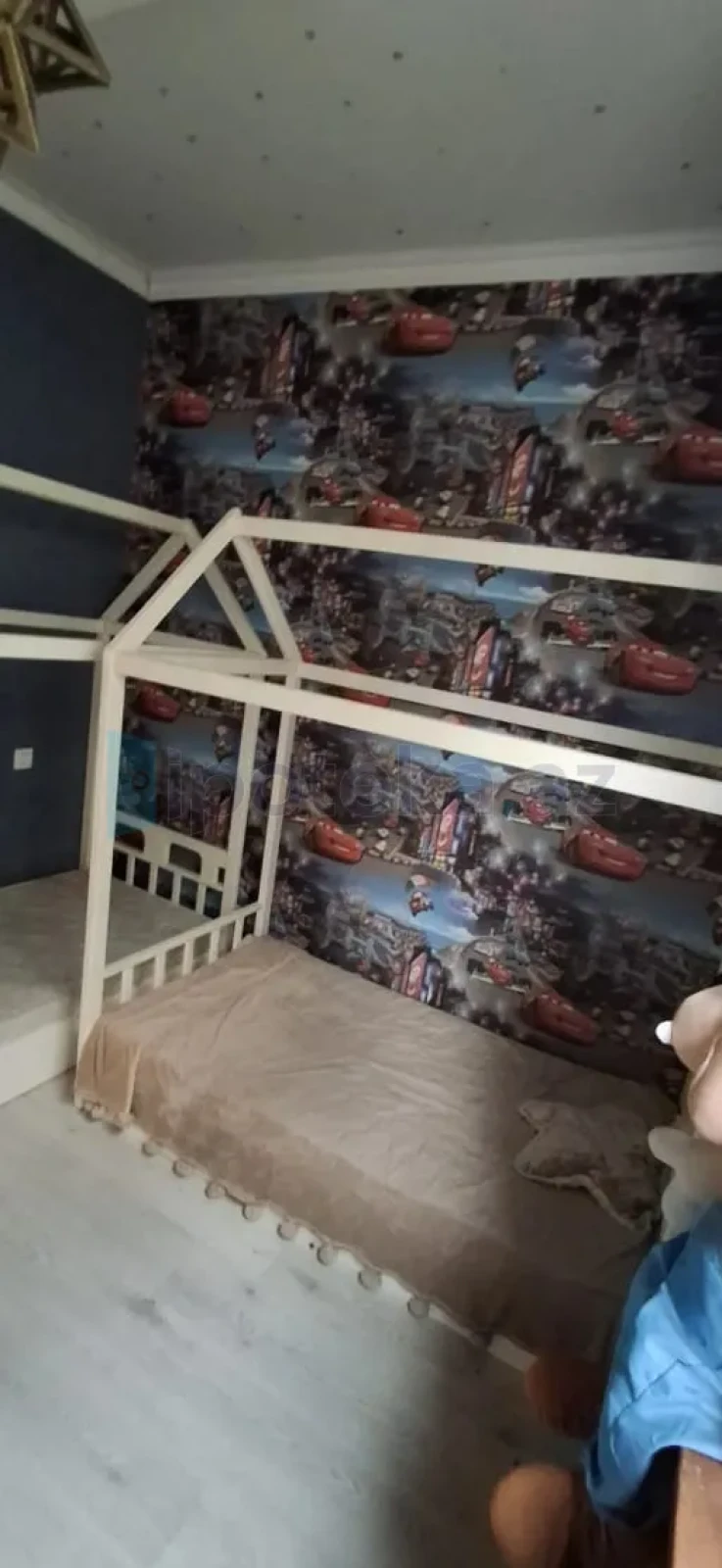 Satılır 9 otaqlı həyət evi 240 m²