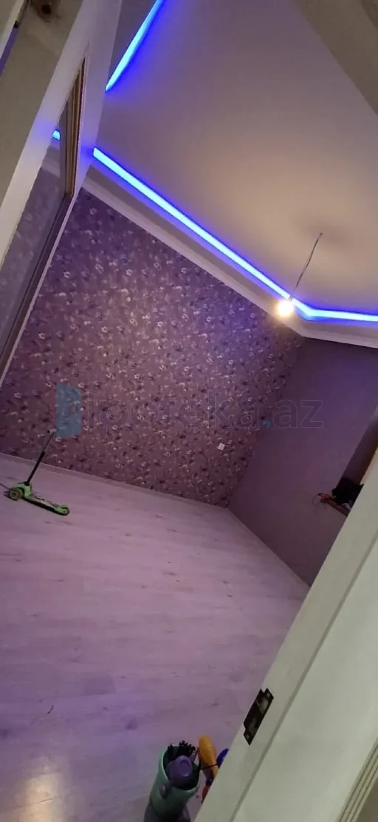 Satılır 9 otaqlı həyət evi 240 m²