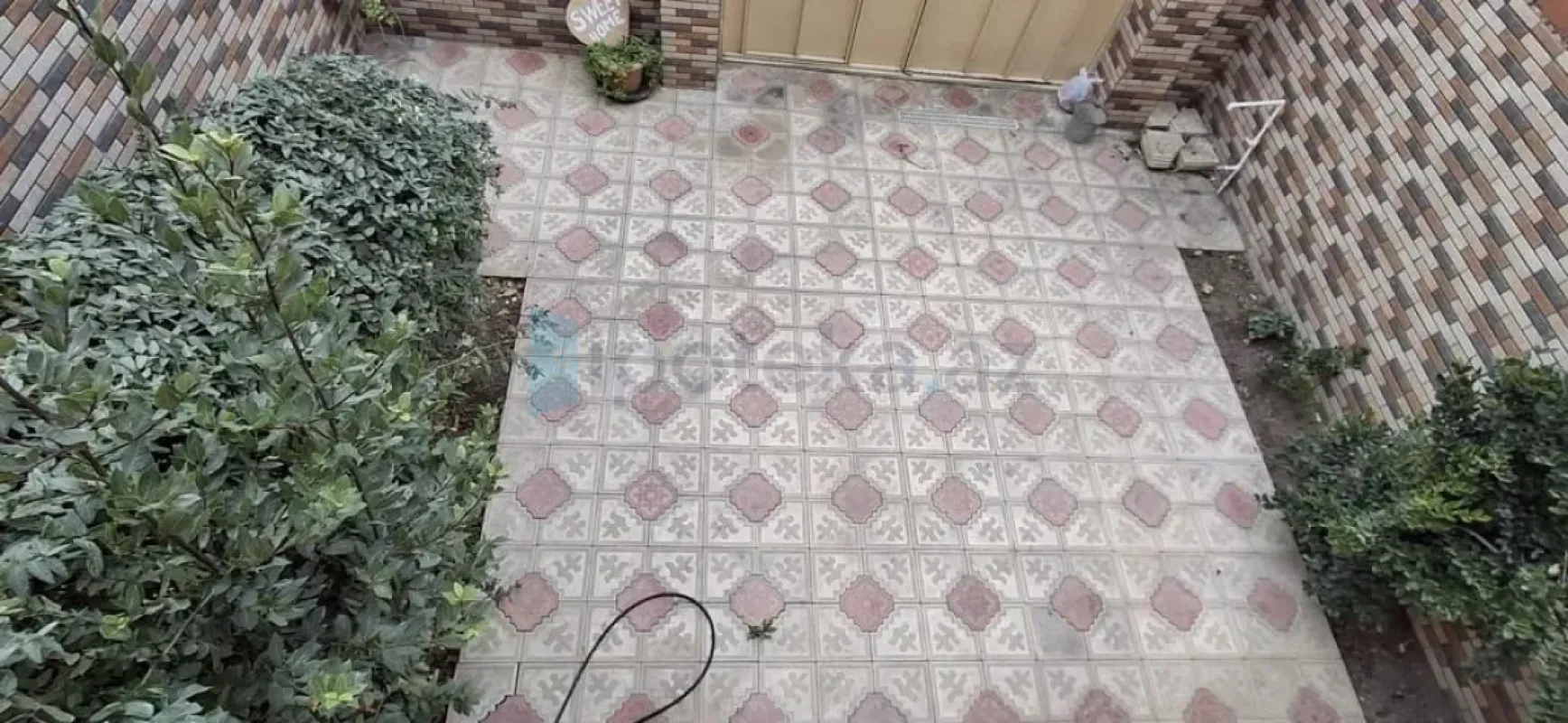 Satılır 9 otaqlı həyət evi 240 m²