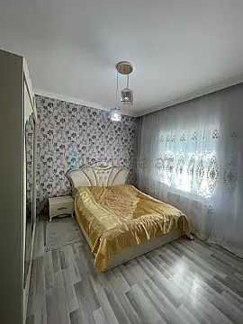 Satılır 5 otaqlı həyət evi 210 m²