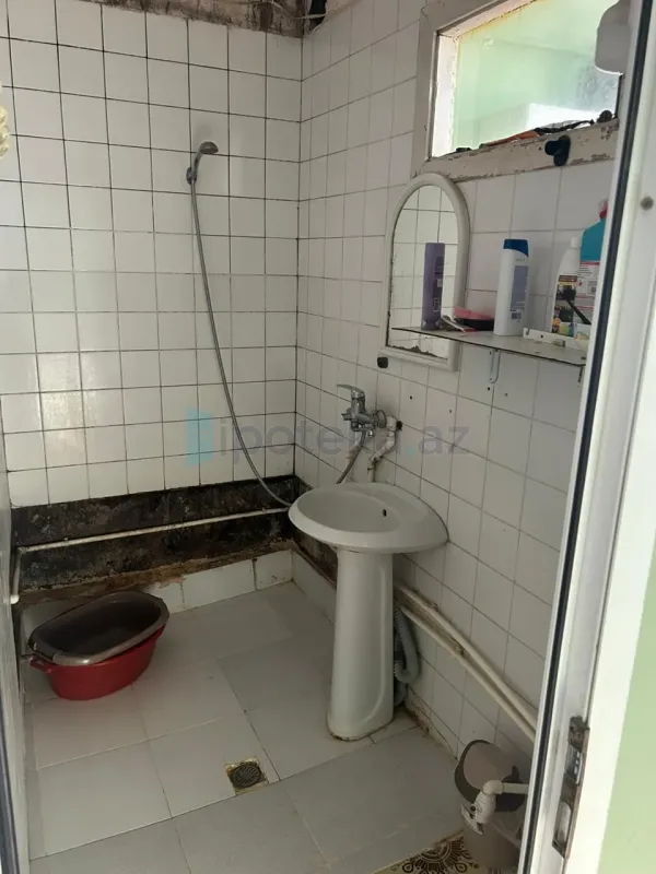 Satılır 3 otaqlı köhnə tikili 75 m²