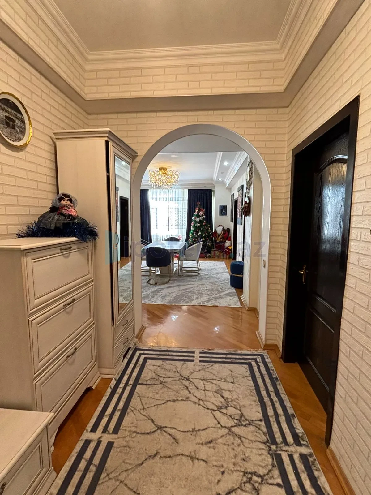 Satılır 3 otaqlı yeni tikili 135 m²