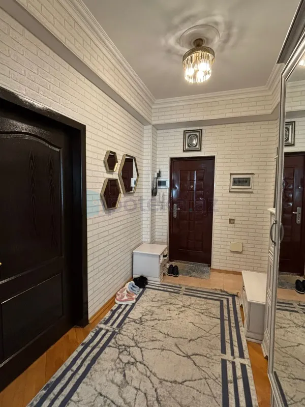 Satılır 3 otaqlı yeni tikili 135 m²
