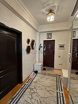 Satılır 3 otaqlı yeni tikili 135 m²