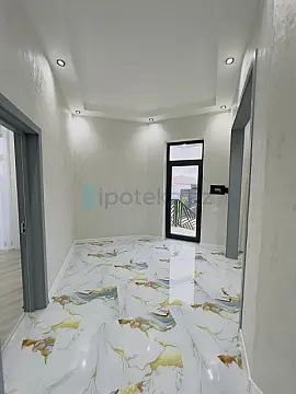 Satılır 4 otaqlı mənzil 142 m²
