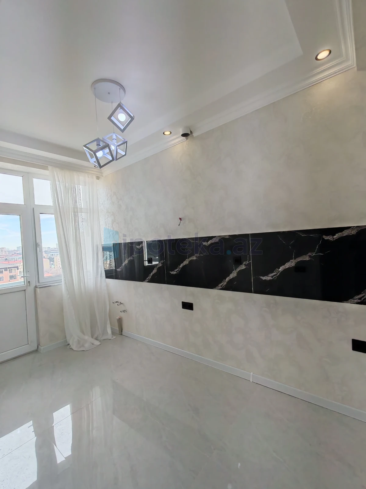 Satılır 3 otaqlı yeni tikili 80 m²
