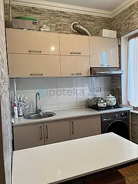 Satılır 2 otaqlı köhnə tikili 51 m²