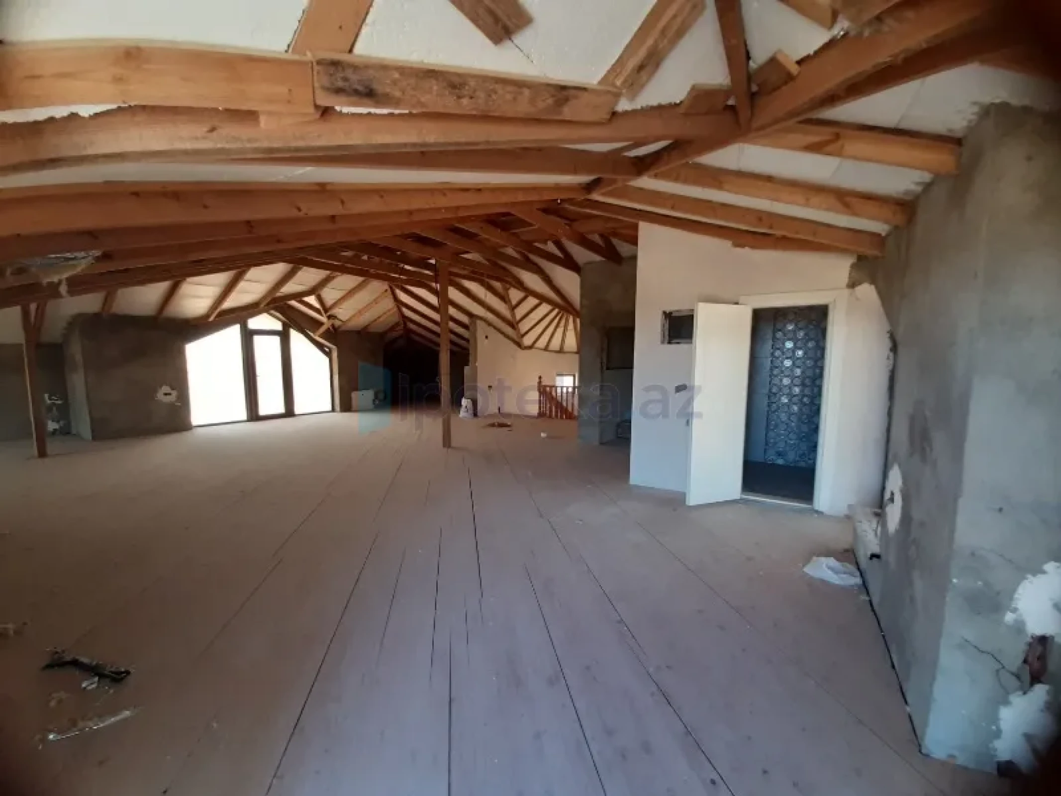 Satılır 7 otaqlı mənzil 510 m²