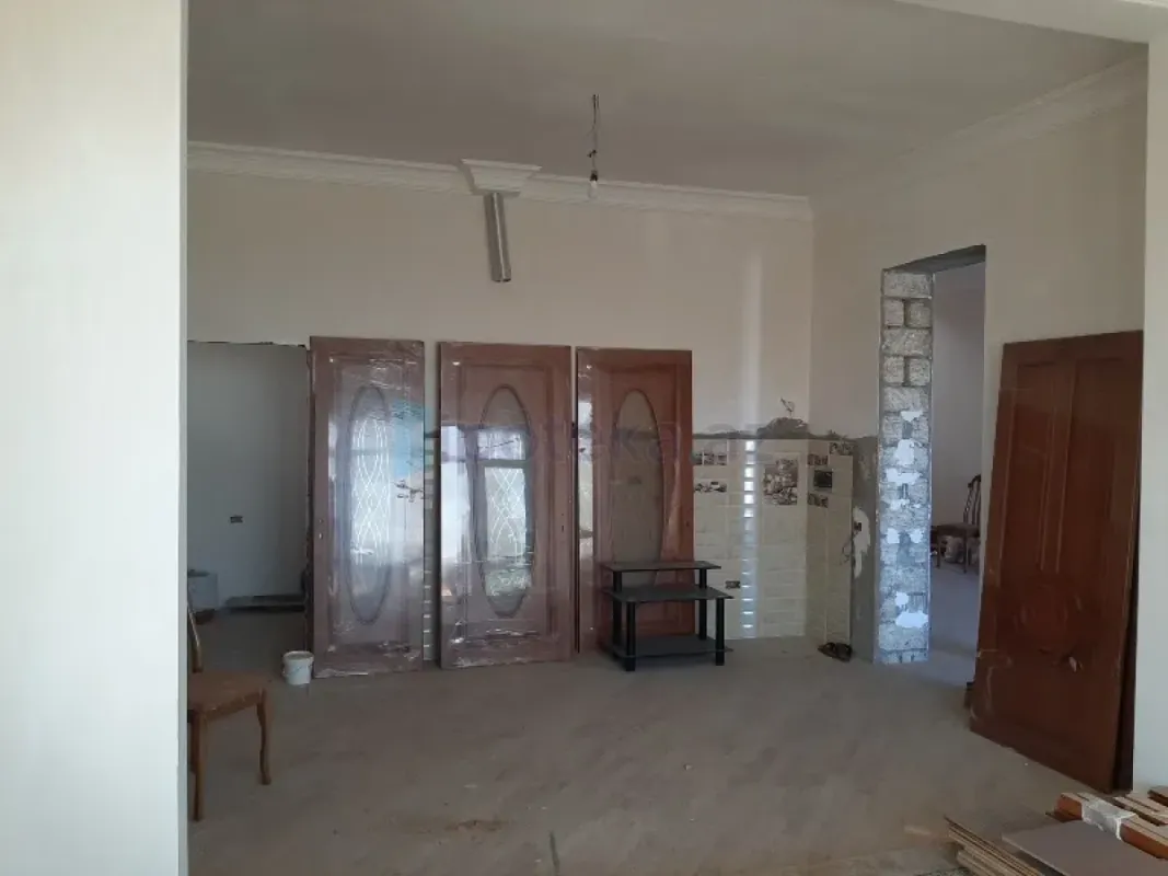 Satılır 7 otaqlı mənzil 510 m²