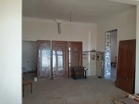 Satılır 7 otaqlı mənzil 510 m²