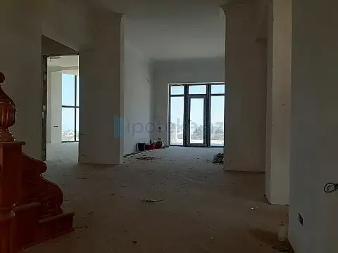 Satılır 7 otaqlı mənzil 510 m²