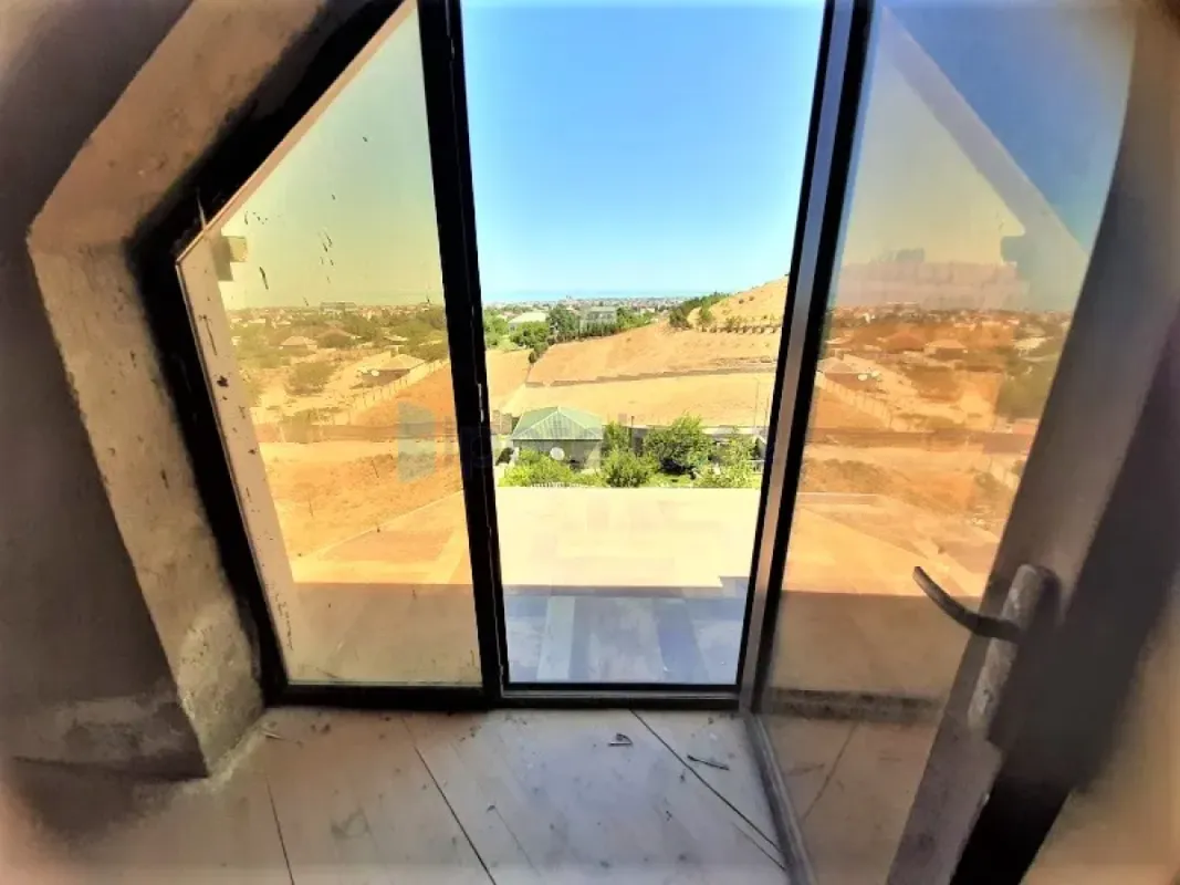 Satılır 7 otaqlı mənzil 510 m²