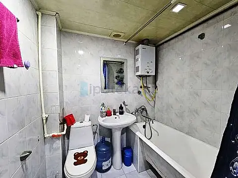 Satılır 2 otaqlı köhnə tikili 55 m²