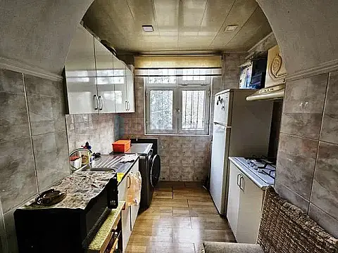 Satılır 2 otaqlı köhnə tikili 55 m²