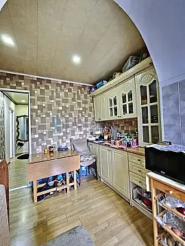 Satılır 2 otaqlı köhnə tikili 55 m²