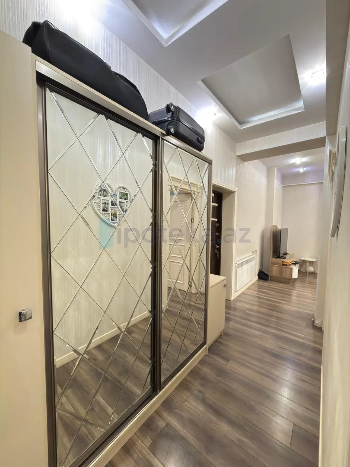 Satılır 3 otaqlı yeni tikili 75 m²