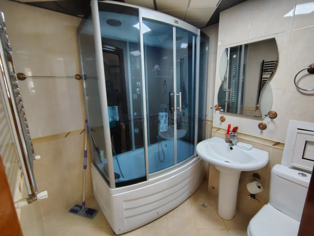 Satılır 3 otaqlı yeni tikili 125 m²