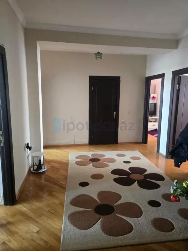 Satılır 3 otaqlı yeni tikili 130 m²