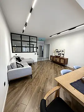 Satılır 2 otaqlı köhnə tikili 93 m²
