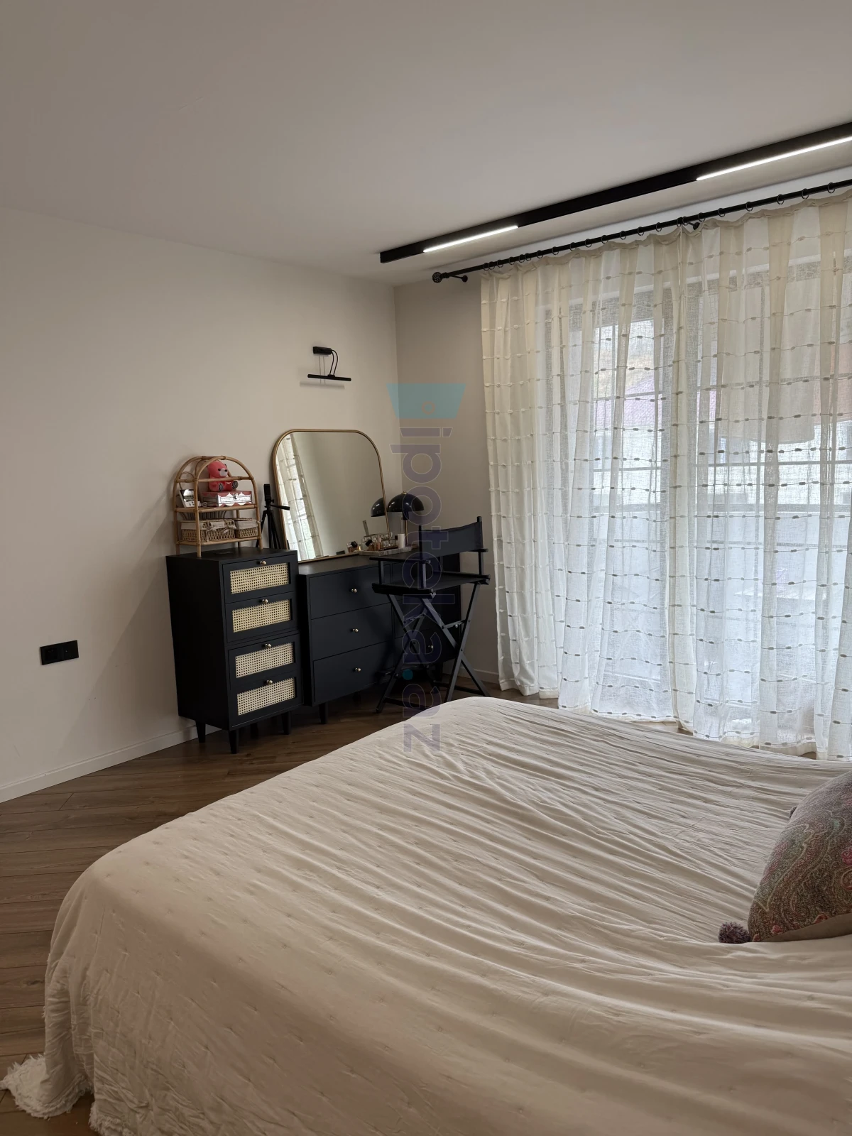 Satılır 2 otaqlı köhnə tikili 93 m²