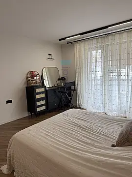 Satılır 2 otaqlı köhnə tikili 93 m²